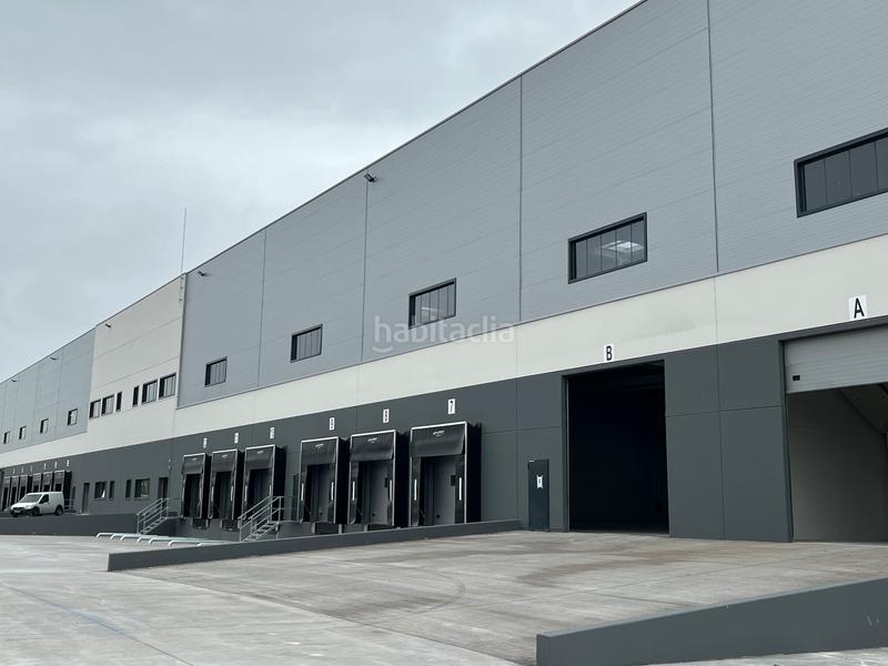Foto 69b69b14-06a3-43f8-96b3-1ba091c84f19. Rent industrial building in camino de los afligidos 4 in Alcalá de Henares
