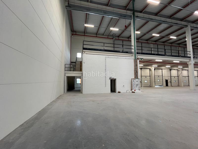 Foto 9269a2f7-e2b1-4b31-a2ef-42120f3441a7. Rent industrial building in camino de los afligidos 4 in Alcalá de Henares