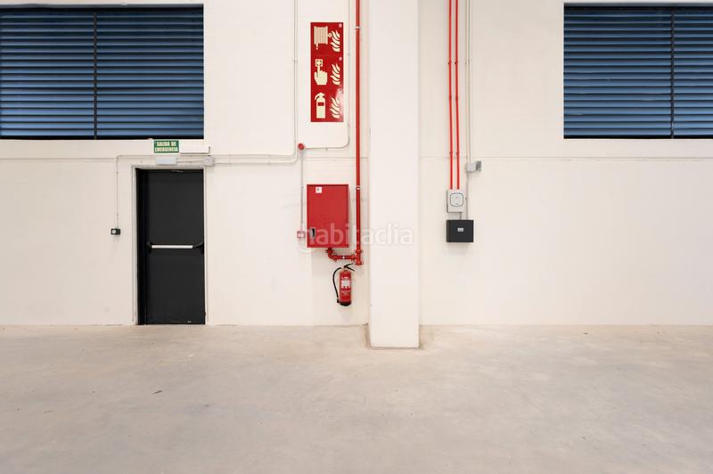 Foto b81b4796-ea6e-4013-98d5-5ec2cc131966. Rent industrial building in camino de los afligidos 4 in Alcalá de Henares