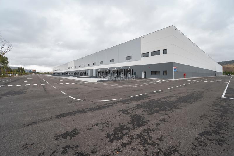 Foto c69641d2-910c-4128-a2af-6a854ecf16c2. Rent industrial building in camino de los afligidos 4 in Alcalá de Henares