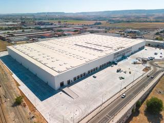 Miete Fabrikhalle in Calle la electrónica 9. Centro logístico en azuqueca con disponibilidad inmediata.
