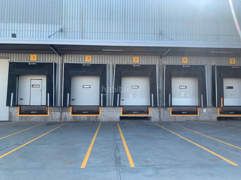 Foto 61e60330-dc2e-4826-a23d-36e98c47f377. Lloguer nau industrial a calle de rumanía 1 a El Barral Ferial Coslada