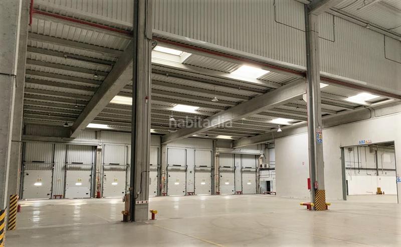 Foto bb8077f8-e876-4444-ae31-b97812fbb1db. Location bâtiment à usage industriel dans calle de rumanía 1 dans Coslada