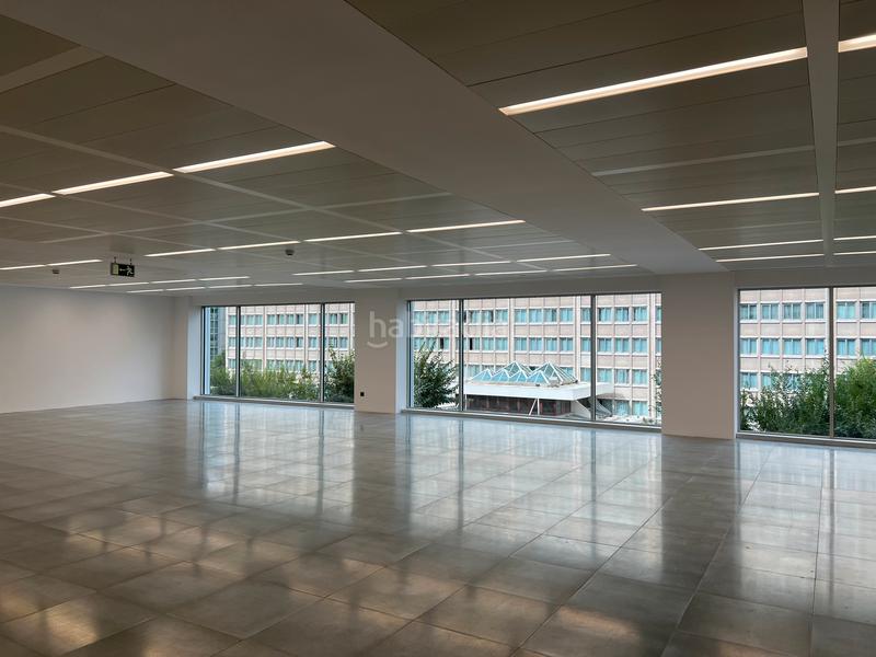 Foto f40389d8-6bdb-4e68-8a8d-ff2f255a3932. Rent office space in paseo de la castellana 163 in Madrid