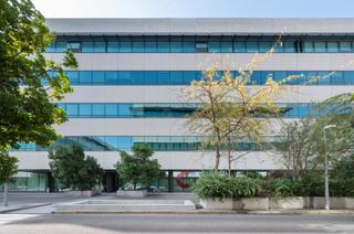 Rent Office space in Calle de los hermanos garcía noblejas 37c. Alquiler de oficina disponible en la zona de garcía noblejas, ma
