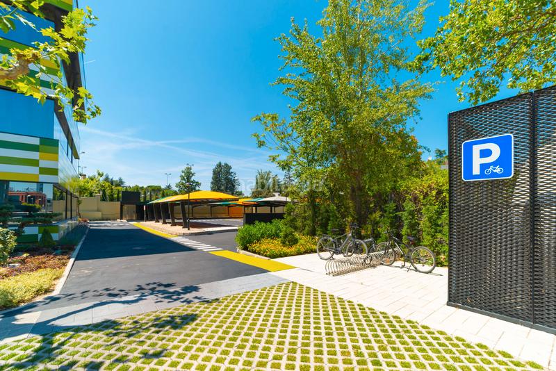 Foto 053f4ab3-805c-4fdb-966b-073f59081785. Miete büro in calle de basauri 17 in La Florida - El Plantío Madrid