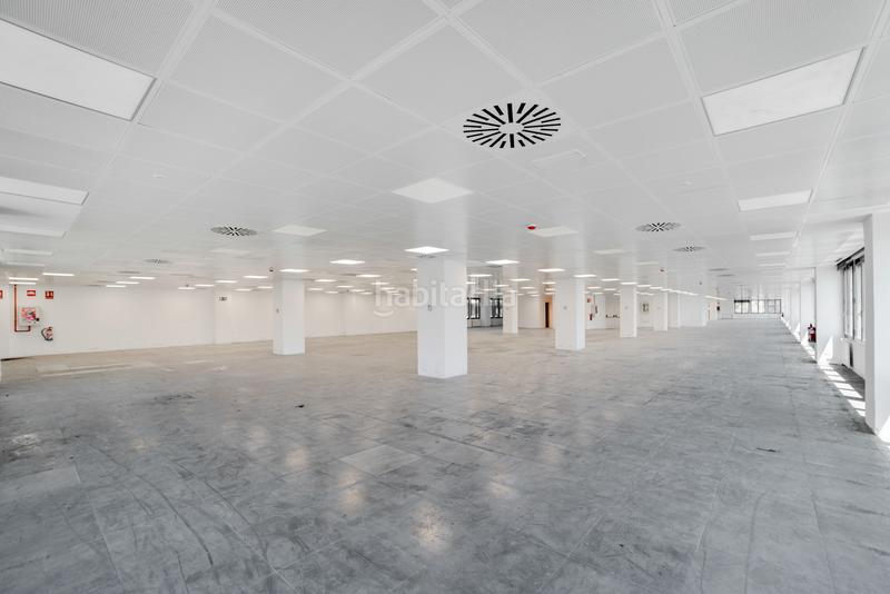 Foto c4c19105-a989-4b68-aa31-18396cd3a42b. Rent office space in calle de basauri 17 in La Florida - El Plantío Madrid