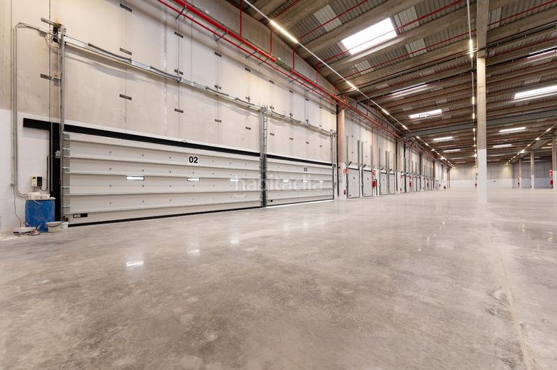 Foto b7bcac0d-7489-4355-a23a-58e533a5c2ed. Lloguer nau industrial a calle de rey pastor 19a a Leganés