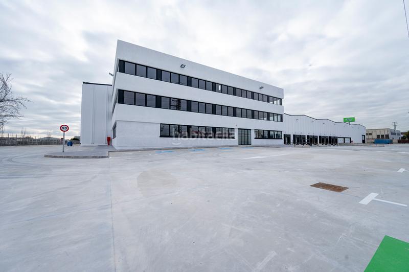 Foto d60ff0a4-4b7a-44c8-929f-faa81f210031. Location bâtiment à usage industriel dans calle de rey pastor 19a dans Leganés