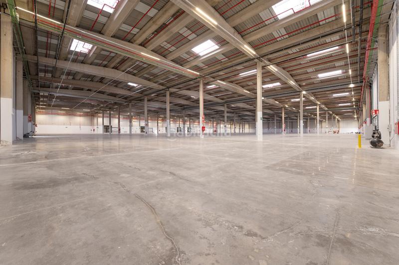 Foto f5c0fe33-7e1a-4a1d-bd94-a5a457b875bc. Location bâtiment à usage industriel dans calle de rey pastor 19a dans Leganés