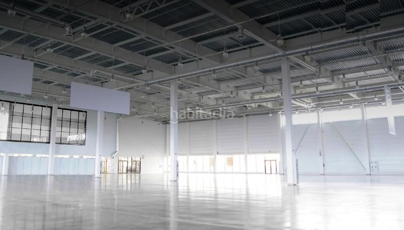 Foto c5d78564-a340-445c-8bd6-a25ab537037e. Affitto capannone industriale in calle de los tapiceros 1 in San Fernando de Henares