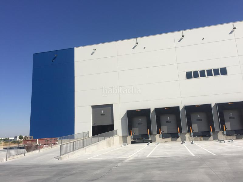 Foto f65b2842-e221-424e-a827-a6cad9a3fffb. Affitto capannone industriale in calle de los tapiceros 1 in San Fernando de Henares