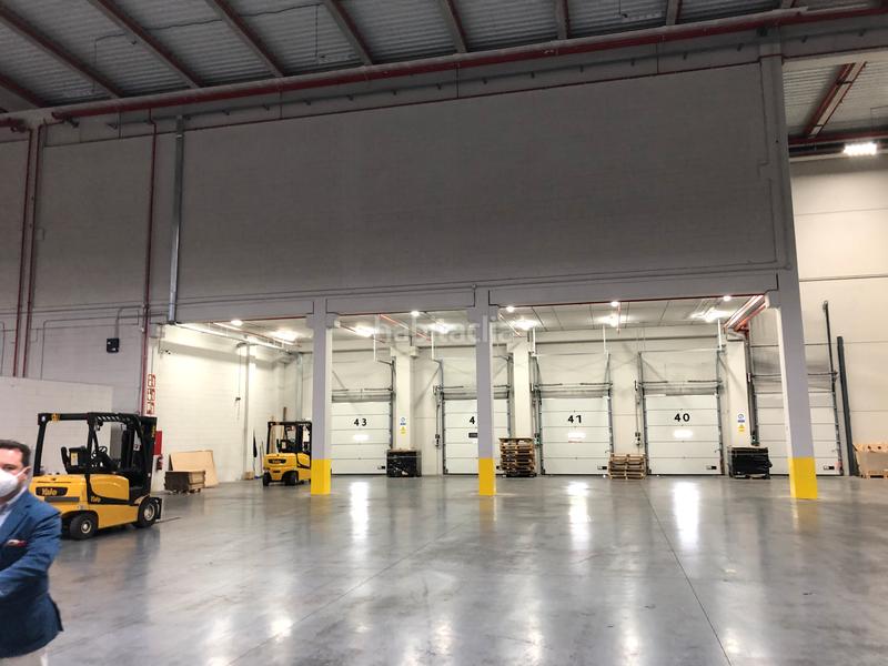 Foto 9bb26388-df97-492f-9d91-242b0cbd2dbb. Lloguer nau industrial a calle de los tapiceros 1 a San Fernando de Henares