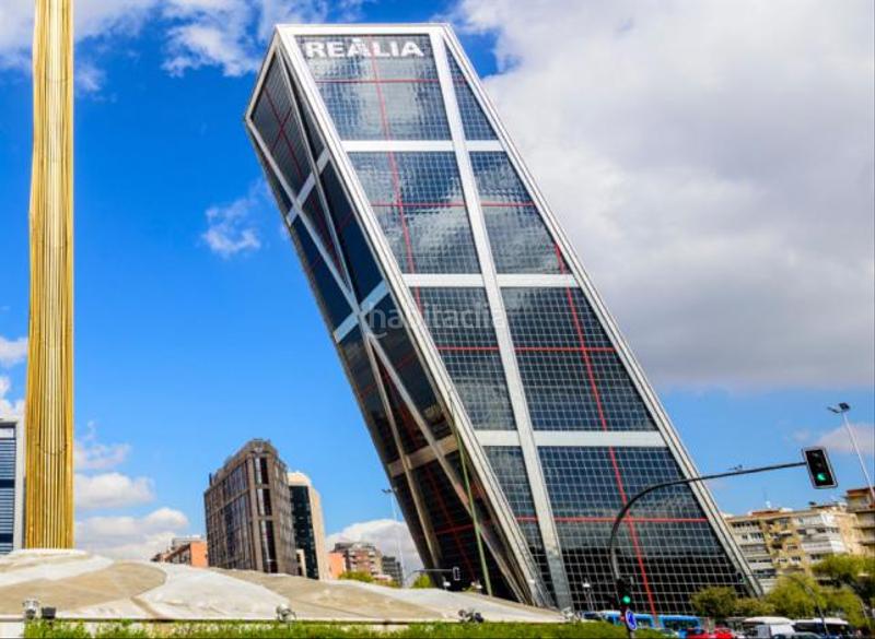 Foto 0bbbc66d-917c-4119-a65c-278c8cf47193. Alquiler oficina en paseo de la castellana 216 oficinas disponibles en torre realia en Madrid