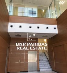Location Bureau à Carrer de la ciutat de llíria 68. Edificio de oficinas con parking propio incluído en renta
