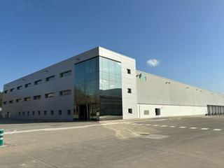 Lloguer Nau industrial a Subirats. Alquiler de nave en blanco can bosch