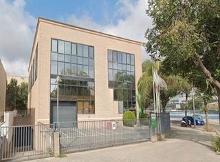 Location Bâtiment à usage industriel à Carrer de rafael barradas 1. **edificio de nave/oficina en alquiler - l'hospitalet de llobreg