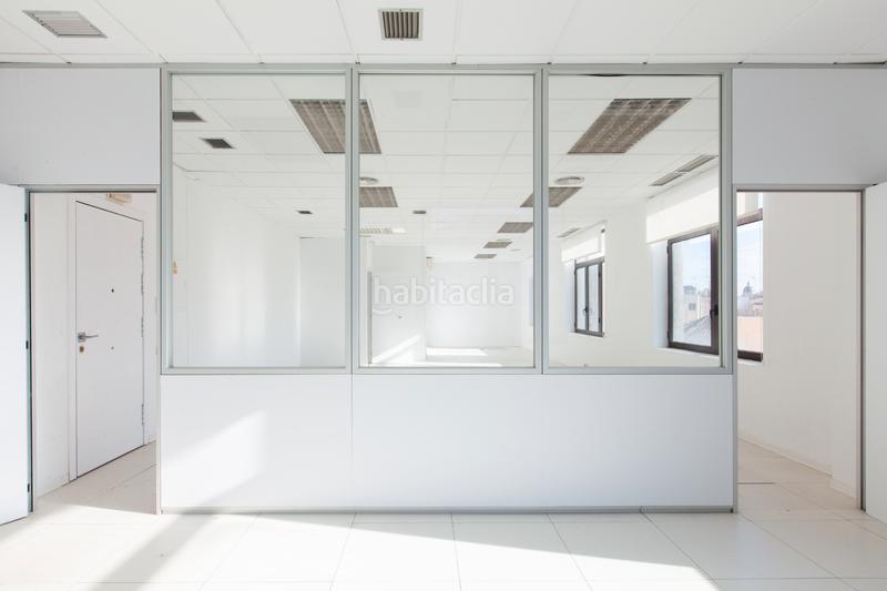 Foto bed32ce5-547b-46a0-b1b5-2b37f20f0565. Miete büro in plaça de catalunya 21 in Gòtic Barcelona