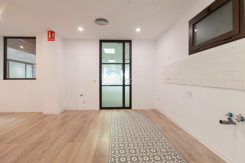 Foto c2fb3621-6ebb-44f3-8dc7-4ba3bd4f2587. Miete büro in plaça de catalunya 21 in Gòtic Barcelona