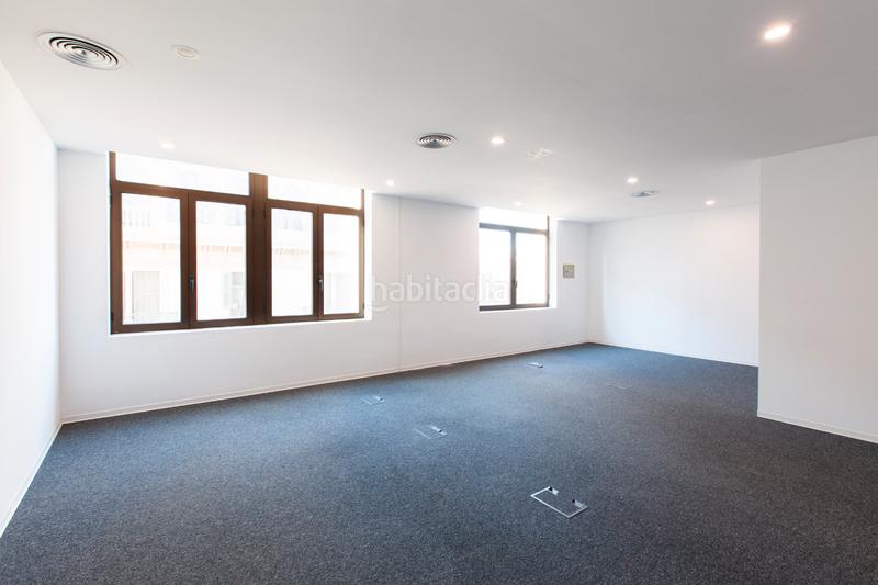 Foto 14f03c2a-43e1-4097-b323-8ab7a1d31dd6. Rent office space in plaça de catalunya 21 in Gòtic Barcelona
