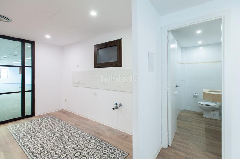 Foto 348d5f90-972c-486b-8036-c9dc70419296. Rent office space in plaça de catalunya 21 in Gòtic Barcelona