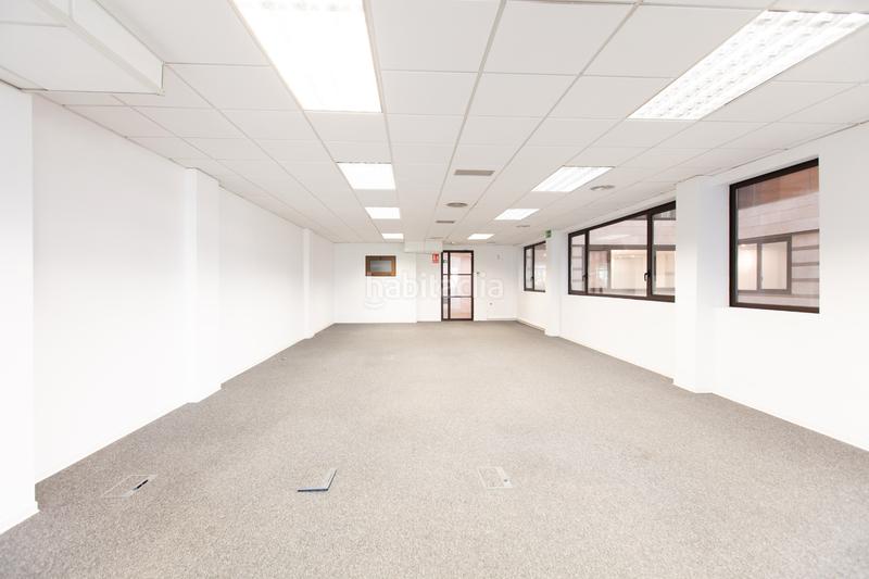 Foto 384f1b19-715b-474b-a4a6-613492293084. Rent office space in plaça de catalunya 21 in Gòtic Barcelona