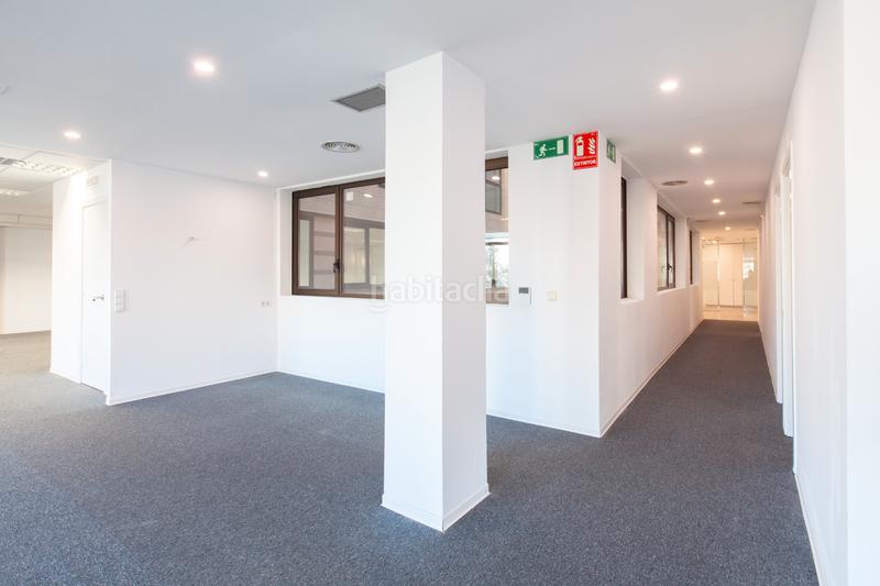 Foto 4b56b0a0-bdf8-43e8-9e70-dc661b30f608. Rent office space in plaça de catalunya 21 in Gòtic Barcelona