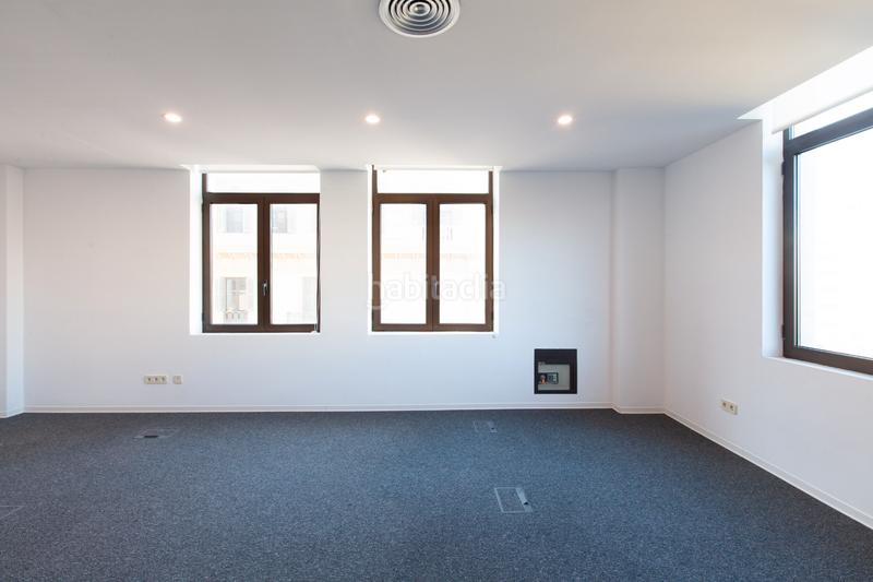 Foto 99ad0387-8085-4a15-9346-74111e0ff314. Rent office space in plaça de catalunya 21 in Gòtic Barcelona