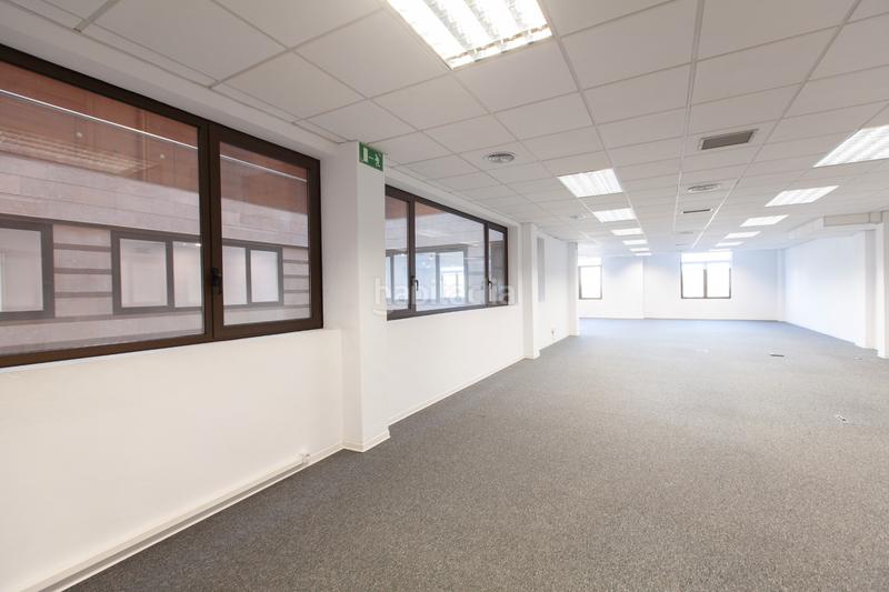 Foto b6aea2a5-491c-4b98-b861-e6c7f6339ca6. Rent office space in plaça de catalunya 21 in Gòtic Barcelona