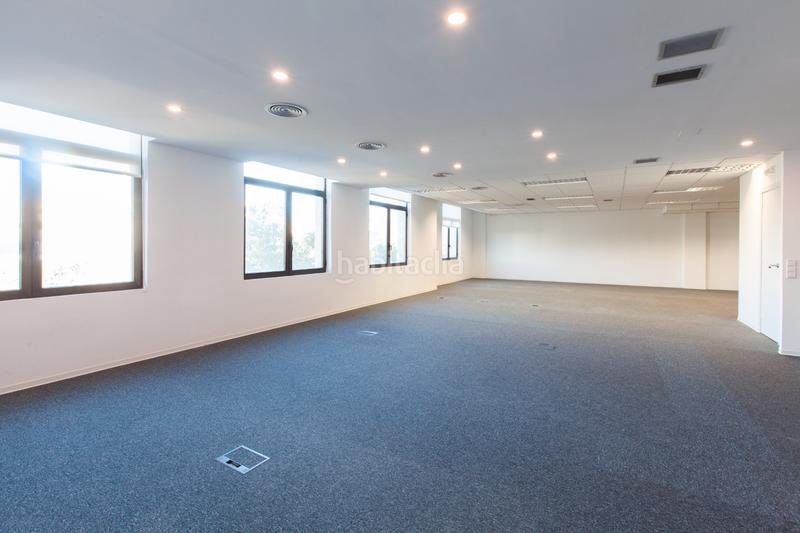 Foto be221817-42a2-4670-8b3a-0b68288e82b9. Rent office space in plaça de catalunya 21 in Gòtic Barcelona