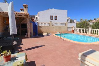 Casa pareada en Coloma. Chalet pareado reformado a la venta en la nucia