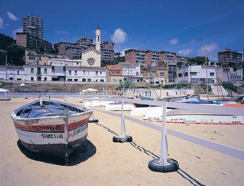 Foto cbbf24df-8226-42b7-8139-8f7bbbbfbddf. Geschäftsraum in Montgat