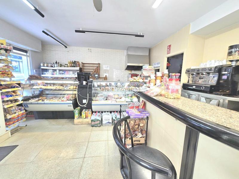 Foto 5665a404-9a23-4a34-8cc0-836226b37a82. Location local commercial dans Centre Masnou (El)