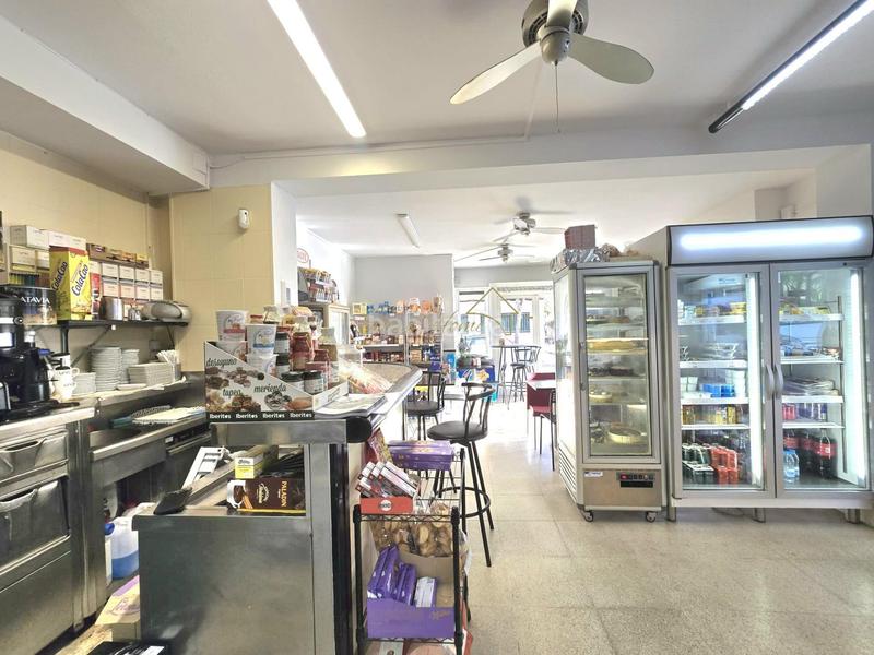 Foto ef7e9cd3-e708-42a2-952f-e0bb2dfaa77d. Location local commercial dans Centre Masnou (El)