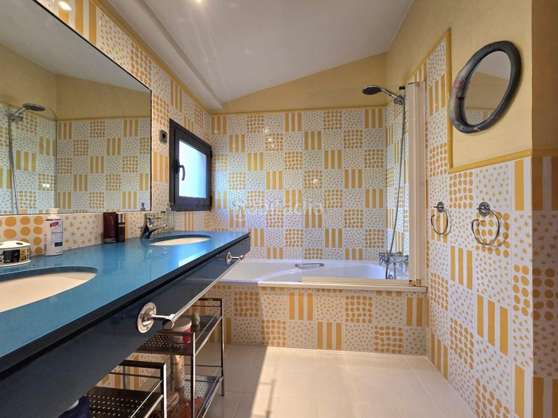 Foto 82ce2a49-bc14-4003-9d81-9f7902288899. Casa amb calefacció aparcament piscina a Teià