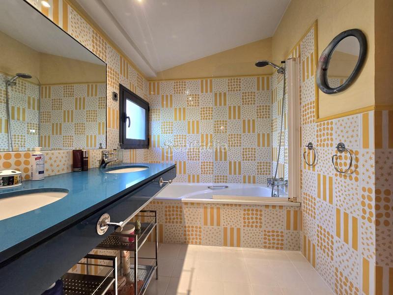 Foto a2a75dc6-0f9c-49cf-be7c-e3d2df63c013. Casa  chalet exclusiva y privada, en Teià