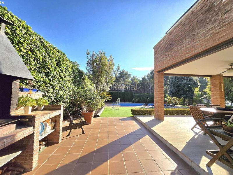 Foto b5dc1b7a-4c8d-414c-8097-7371fffafb96. Casa amb calefacció aparcament piscina a Teià