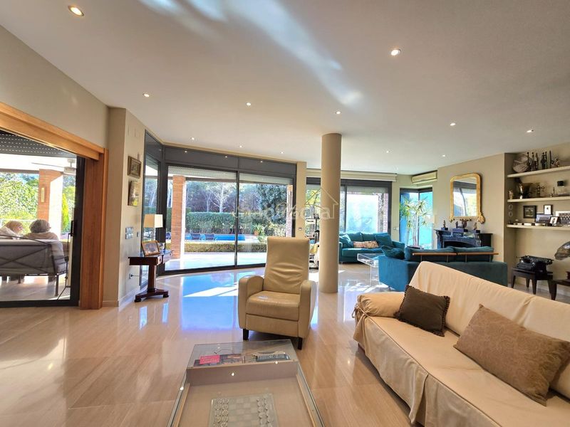 Foto b638d69c-38b7-4153-abfd-8ac46a86cd1d. Casa amb calefacció aparcament piscina a Teià