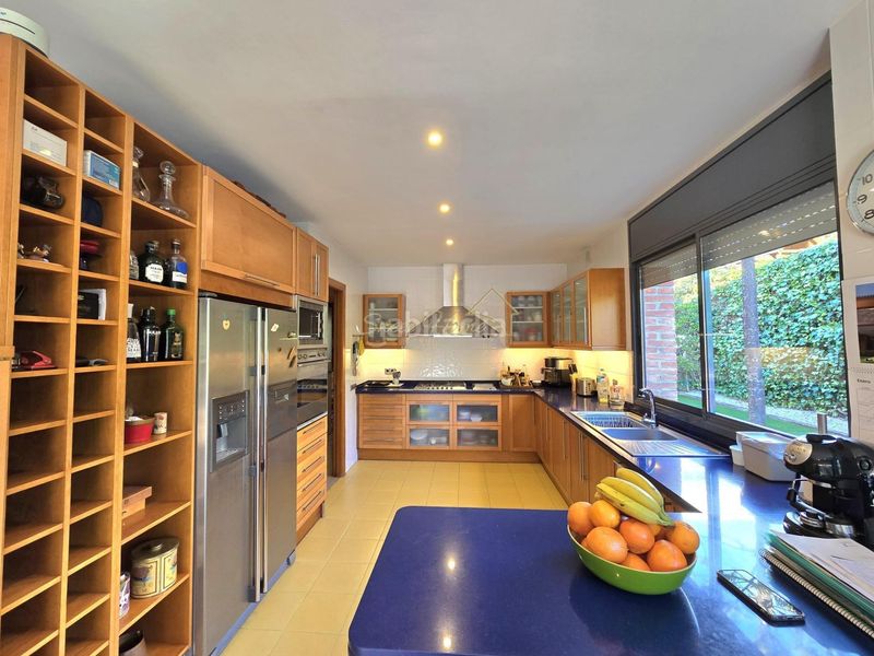 Foto c370ff02-a837-4f87-ba94-f0ac5a7aa2b7. Casa amb calefacció aparcament piscina a Teià