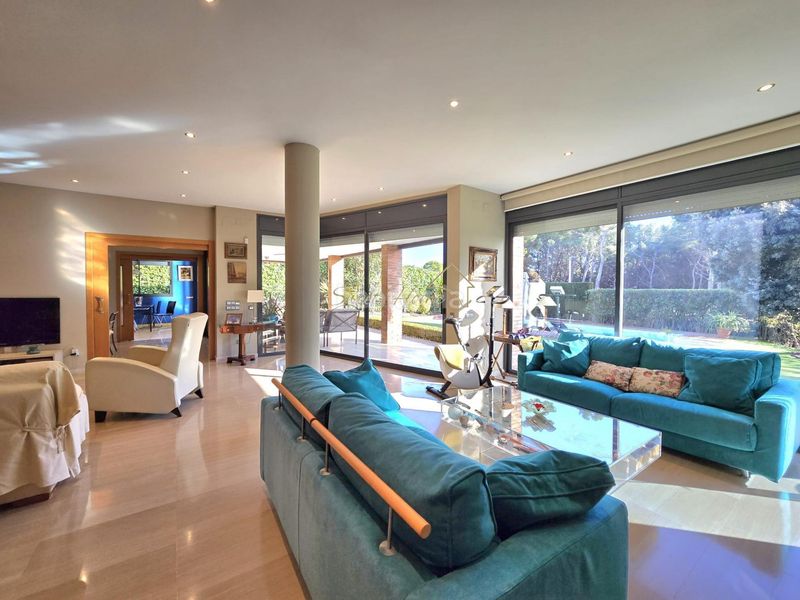 Foto f25d6c2e-c687-4d0b-a3c2-3167fc56e750. Casa amb calefacció aparcament piscina a Teià