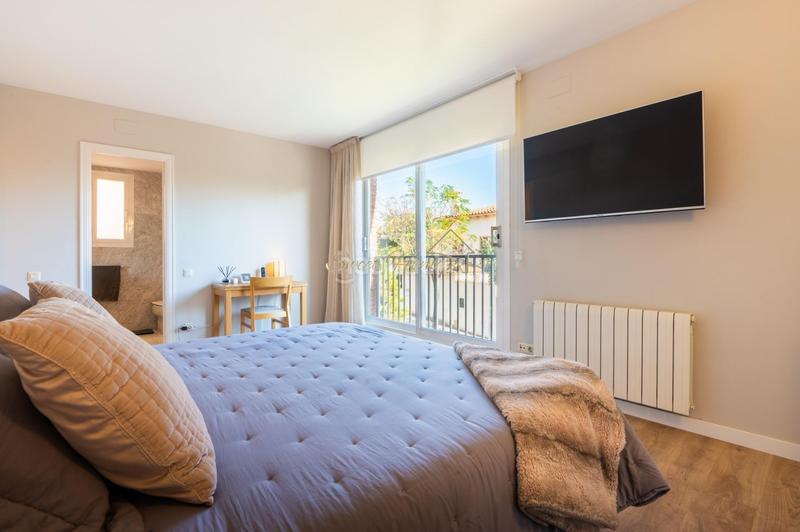 Foto a5decf3b-f9e8-4550-9cea-9f013fb9fa27. Haus mit heizung parking pool in Califòrnia-Santa Madrona Masnou (El)