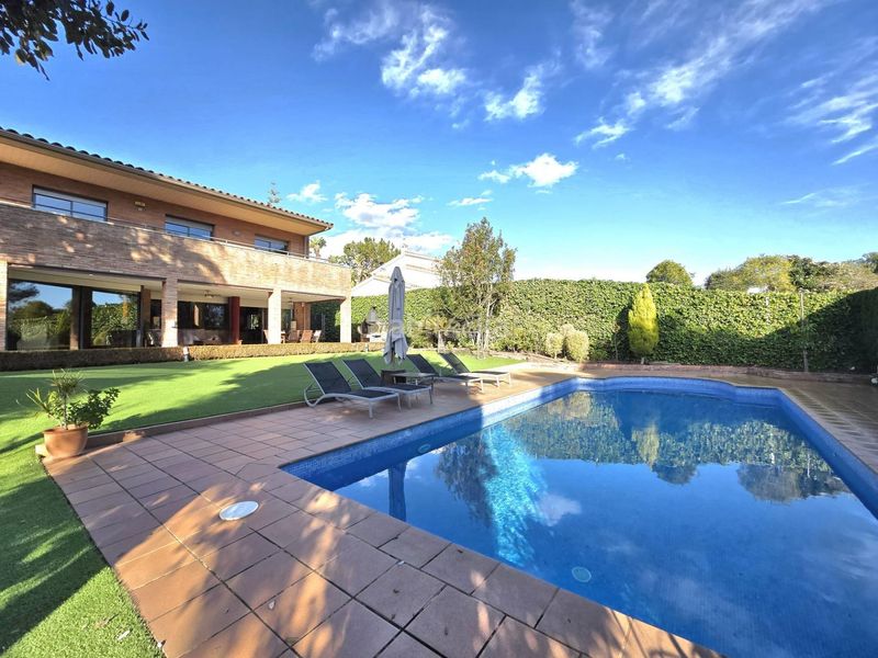 Foto 49f03f9f-e70e-4dd7-9e14-88515bf7b9cf. Casa amb calefacció aparcament piscina a Teià