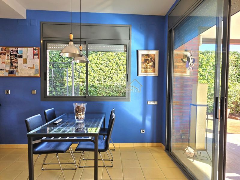 Foto 5dd95eeb-d713-4e97-8da3-90dd6582c8a3. Casa amb calefacció aparcament piscina a Teià