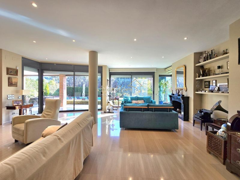 Foto bf0c045b-0354-43dd-992e-174cd34f69c9. Casa amb calefacció aparcament piscina a Teià