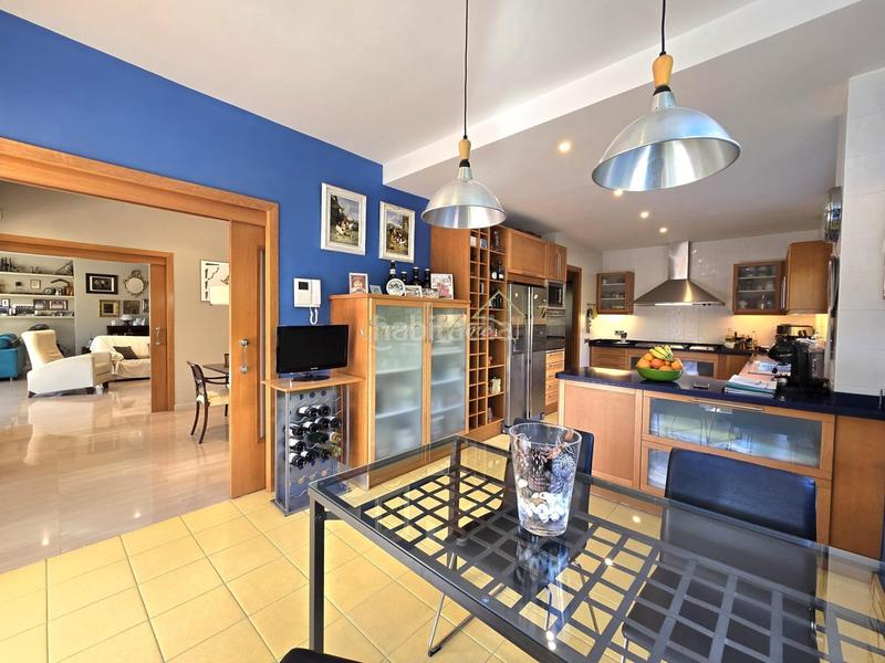Foto c28d6fc0-ebbc-43a4-b080-428511cbf9a0. Casa  chalet exclusiva y privada, en Teià