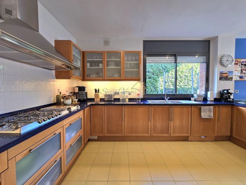 Foto eac272f3-36e6-4482-ab05-5b8fa18df07e. Casa amb calefacció aparcament piscina a Teià