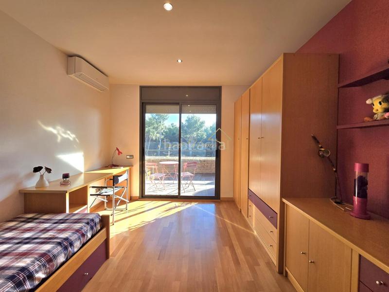 Foto fa65dd66-03d9-4f9a-8fc3-d65cf90fab6c. Maison avec chauffage parking piscine dans Teià