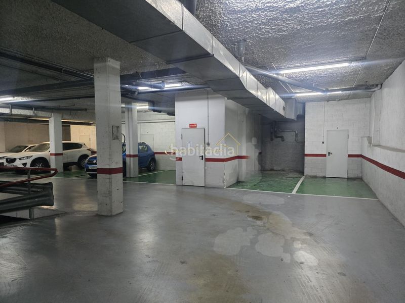 Foto a7cd62d8-0096-49c0-b8bc-30adda38cad8. Aparcament cotxe a Centre Masnou (El)