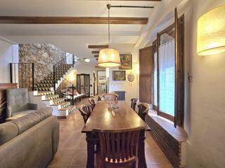 Casa a Nucli Urbà. Casa chalet riformato al centro