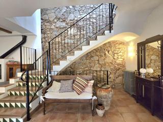 Maison à Nucli Urbà. Casa chalet riformato al centro